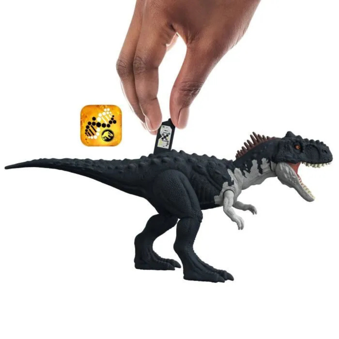 Figurine Dinosaure Rajasaurus en action, tenue dans une main avec un design réaliste et détaillé
