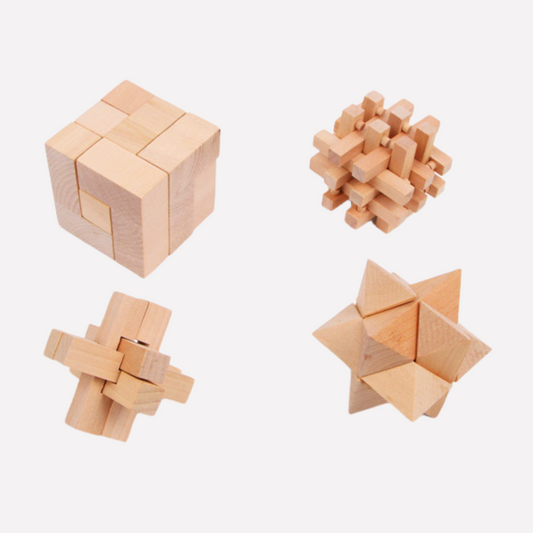 Casse-Têtes Woody en bois, comprenant quatre modèles de puzzles en bois à manipuler pour le divertissement